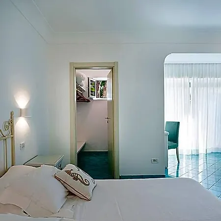 Continental Mare 4*